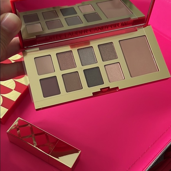 New! Estee lauder makeup set + makeup case - Picture 2 of 7